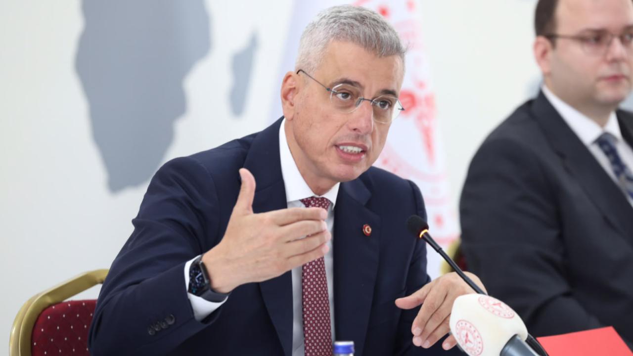 Bakan Memişoğlu, yerli kalp-akciğer makinesinin seri üretimini açıkladı Bakan Memişoğlu, yerli kalp-akciğer makinesinin seri üretimini açıkladı