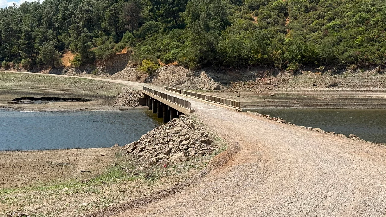 Baraj suları çekildi, Yenice'de köprü trafiğe açıldı