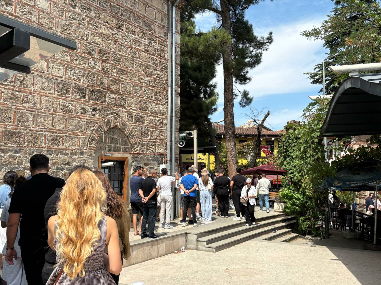 Bursa'da yerel lezzetlere yoğun ilgi: Uzun kuyruklar oluştu