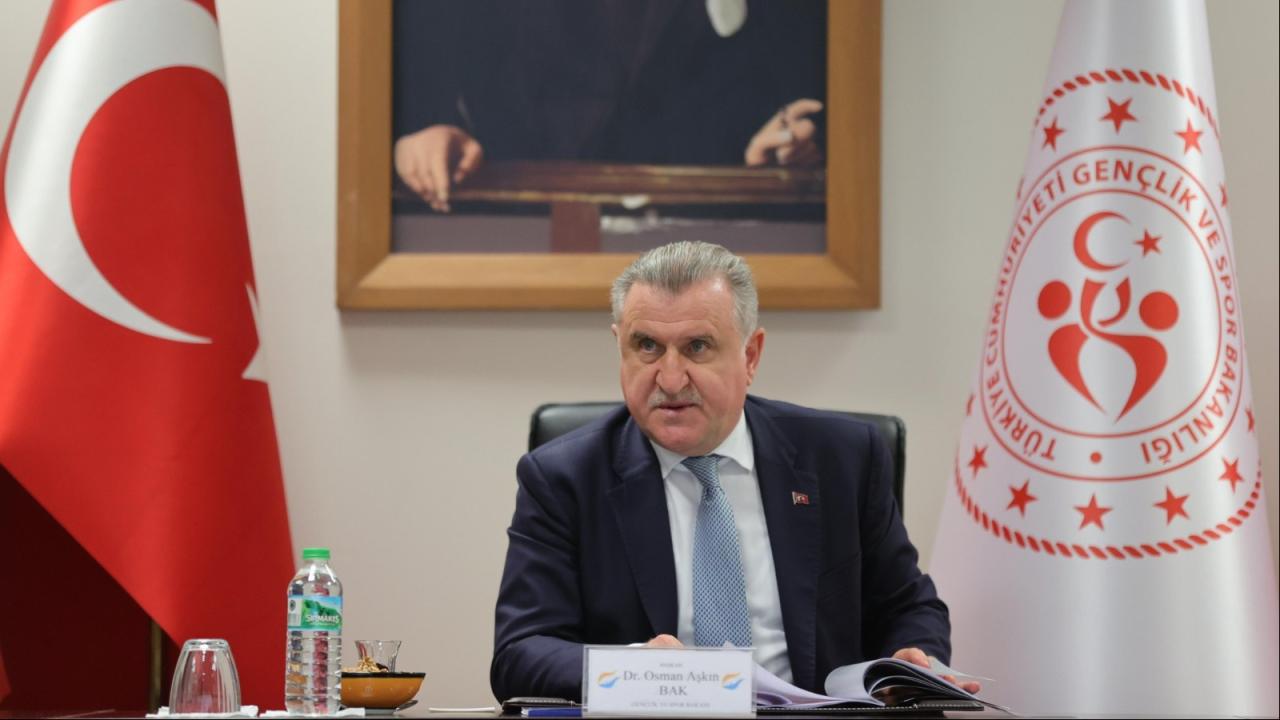 Bakan Bak: Çocuklarımızın kalbinden daha kıymetli hiçbir forma yok