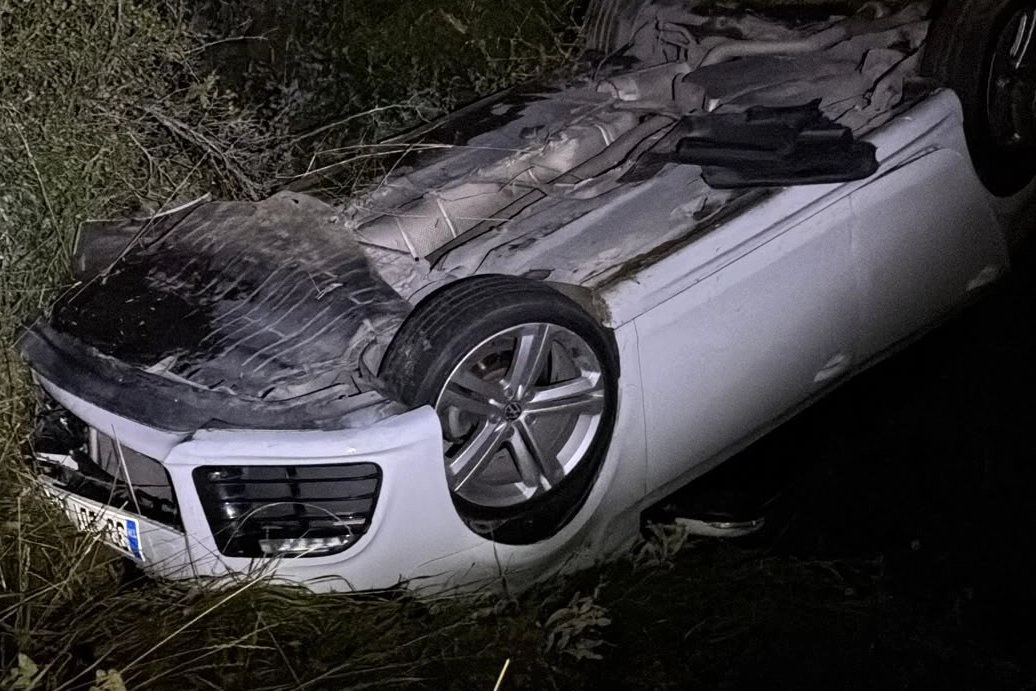 Niğde Çamardı’da otomobil şarampole devrildi: 2 kişi yaralandı Niğde Çamardı’da otomobil şarampole devrildi: 2 kişi yaralandı