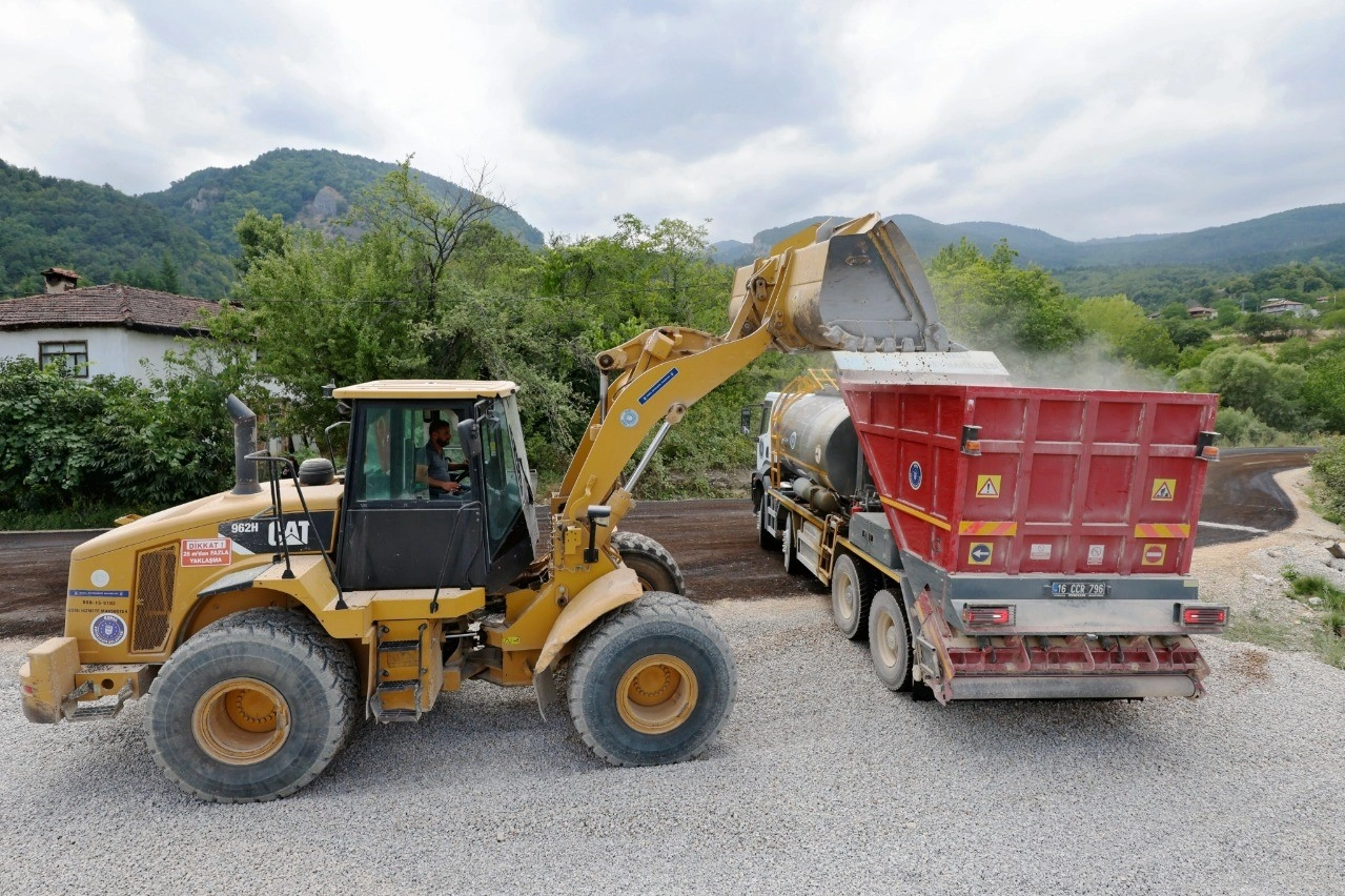 İnegöl'de 18 kilometrelik yol yenileme çalışması başladı