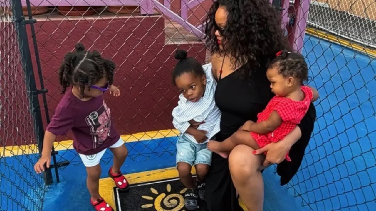 Rihanna, çocuklarıyla Barbados'ta yerel lezzetleri keşfetti