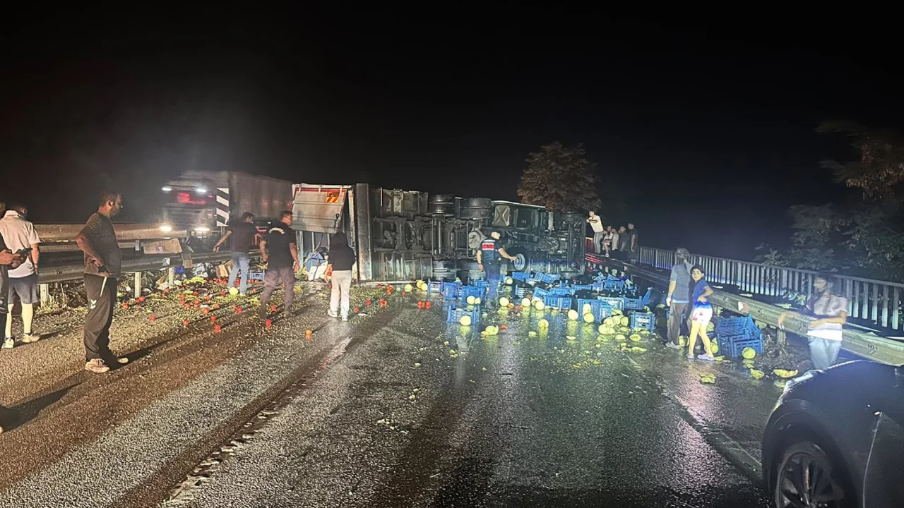 Yağış nedeniyle D300'de zincirleme kaza: 3,5 saat kapalı