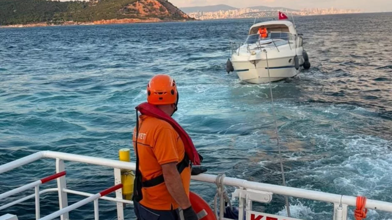 Denizdeki motor arızası: Kınalıada açıklarında 2 kişi kurtarıldı