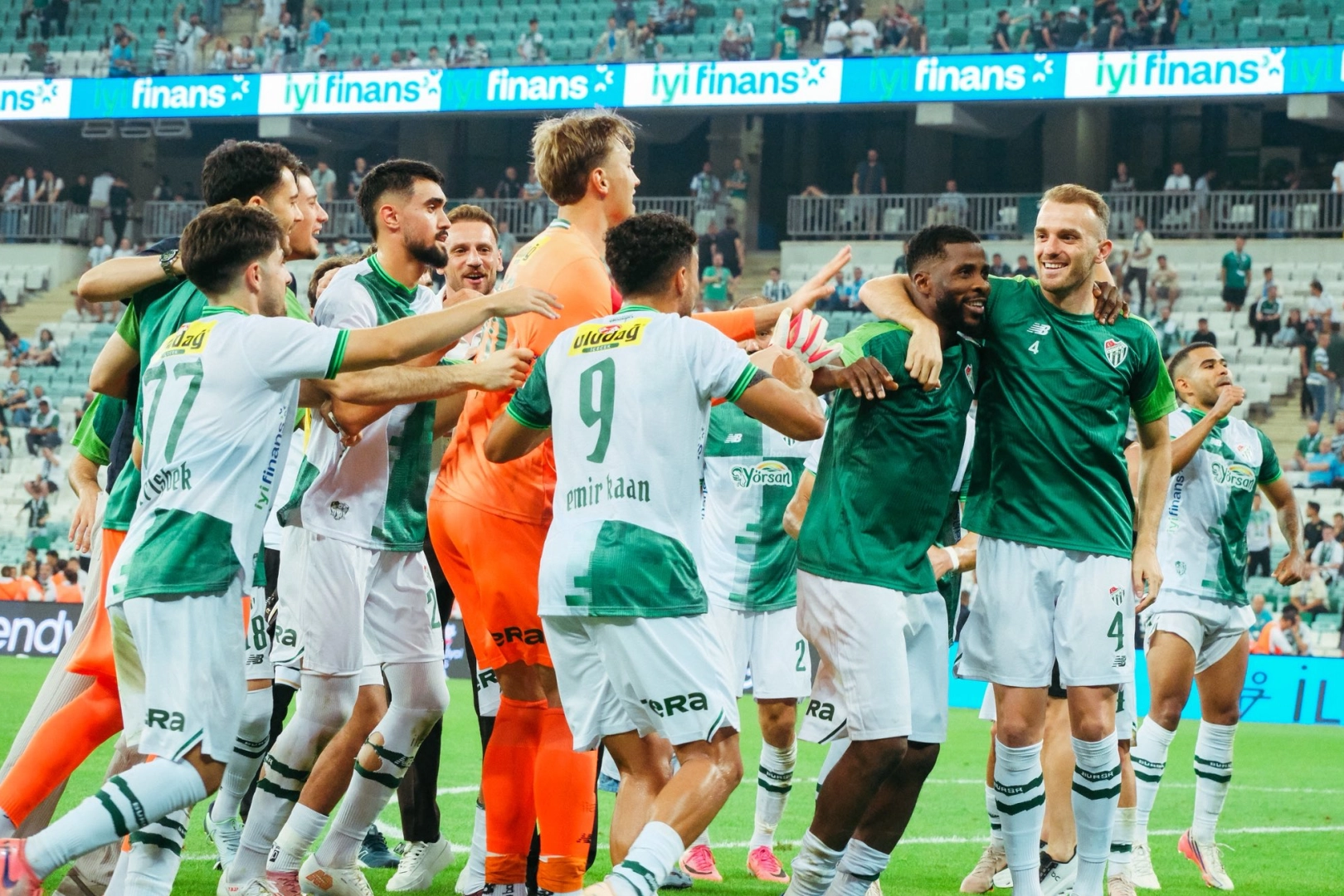 Bursaspor, Iğdır FK'ya karşı 1-0 galip geldi: İki cu öne çıktı