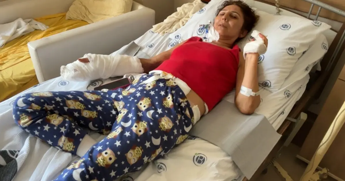 Eski eşi tarafından 8 yerinden bıçaklanan Ayşe Katırcı hayati tehlikeyi atlattı Eski eşi tarafından 8 yerinden bıçaklanan Ayşe Katırcı hayati tehlikeyi atlattı
