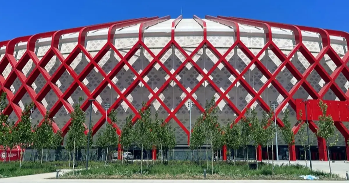 Kırgızistan'da 51 bin kişilik stadyum tamamlandı: Ülkenin en büyük spor tesisi