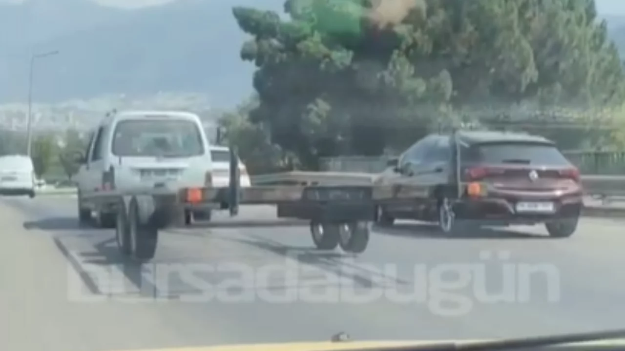 Bursa trafiğinde ilginç anlar: Römork aracı iki katladı