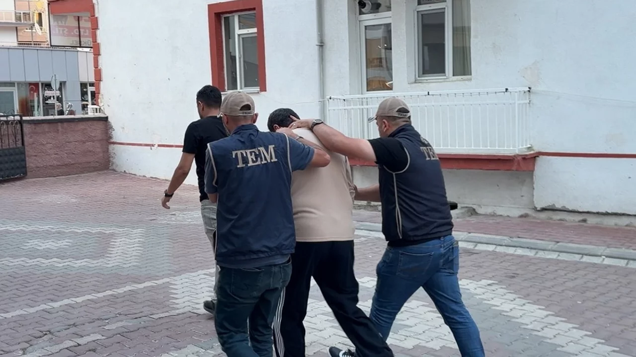 Türkiye'de kırmızı bültenle aranan terörist yakalandı