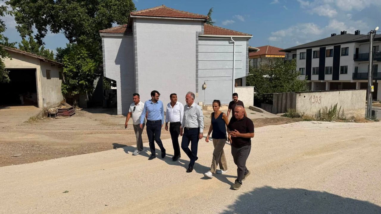 İnegöl'de Alper Taban, altyapı çalışmalarını yerinde denetledi İnegöl'de Alper Taban, altyapı çalışmalarını yerinde denetledi