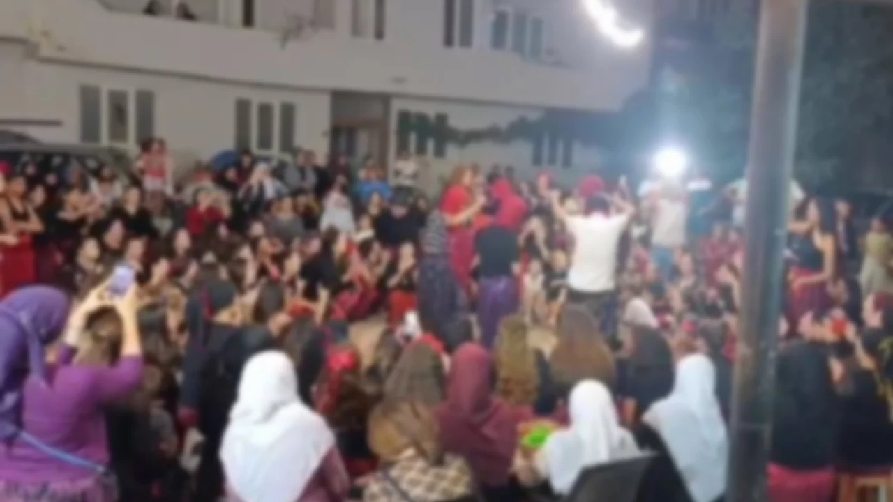 'Şalvar Gecesi' Bursa'da tartışma konusu oldu: Gelenekler ve gençlik