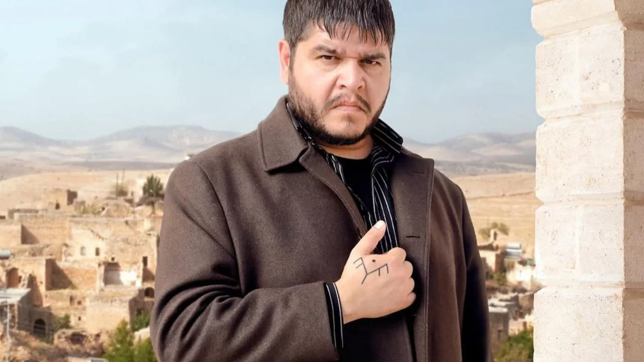 Burak Şafak, Uzak Şehir dizisindeki sevgilisiyle nişanlandı