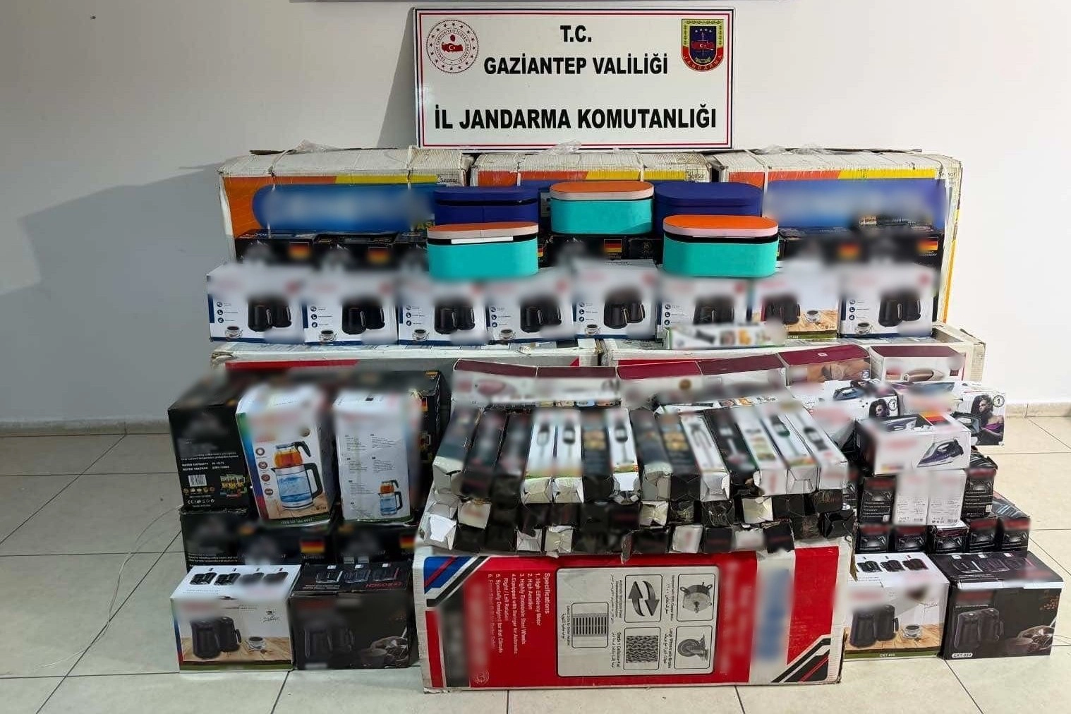 1,3 milyon TL değerinde kaçak malzeme Gaziantep'te bulundu