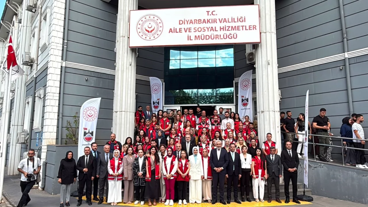 Aile ve Gençlik Fonu, genç çiftlere çeyiz alışverişinde indirim sunuyor