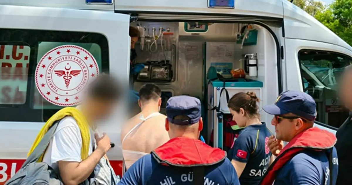 Fethiye açıklarında teknede yaralanan 2 kişi Sahil Güvenlik tarafından kurtarıldı