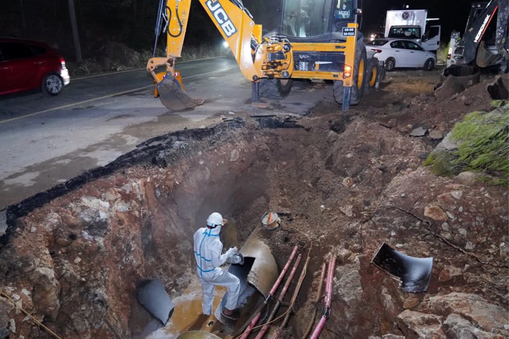 Bodrum'da içme suyu hattındaki arıza nedeniyle elektrik altyapısı da etkilendi