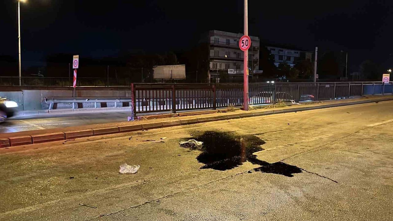 Bursa'da makas atan otomobil refüje çarptı: 17 yaşındaki Hasan Akın hayatını kaybetti