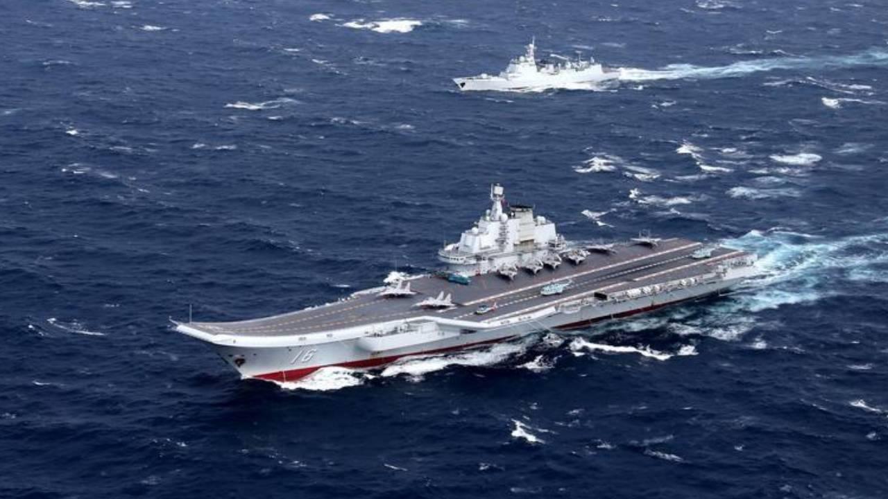 USS Benfold savaş gemisi, Güney Çin Denizi'nde günlerce elektriksiz kaldı