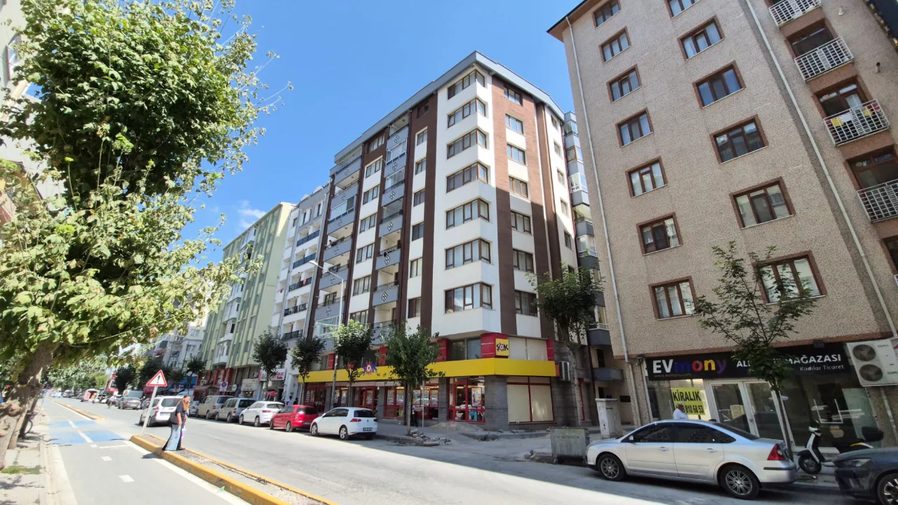 Meral Şurabatır 20 saat enkaz altında kaldı: 33 kişi hayatını kaybetti