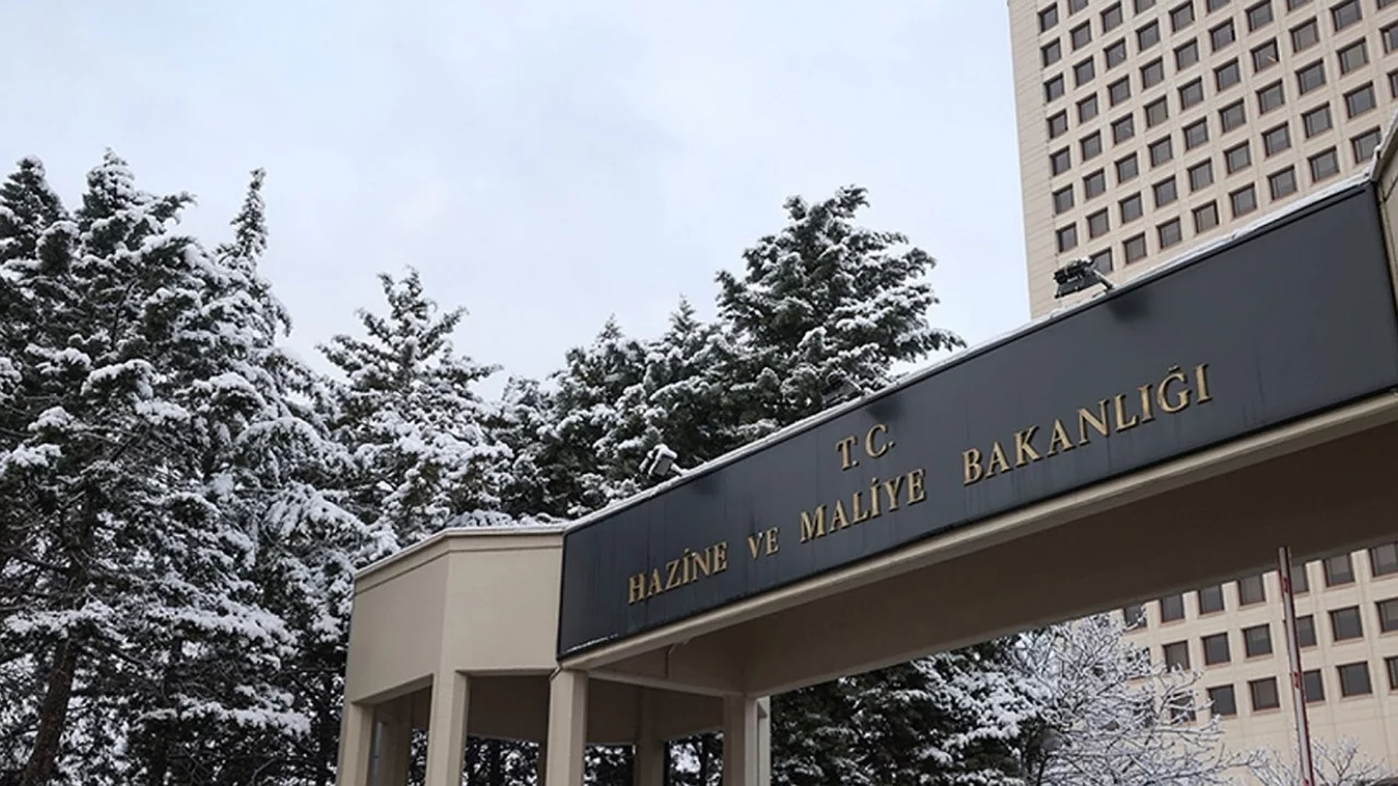 Hazine ve Maliye Bakanlığı'nda yeni atamalar: Sabire Firdes Terzi göreve başladı Hazine ve Maliye Bakanlığı'nda yeni atamalar: Sabire Firdes Terzi göreve başladı