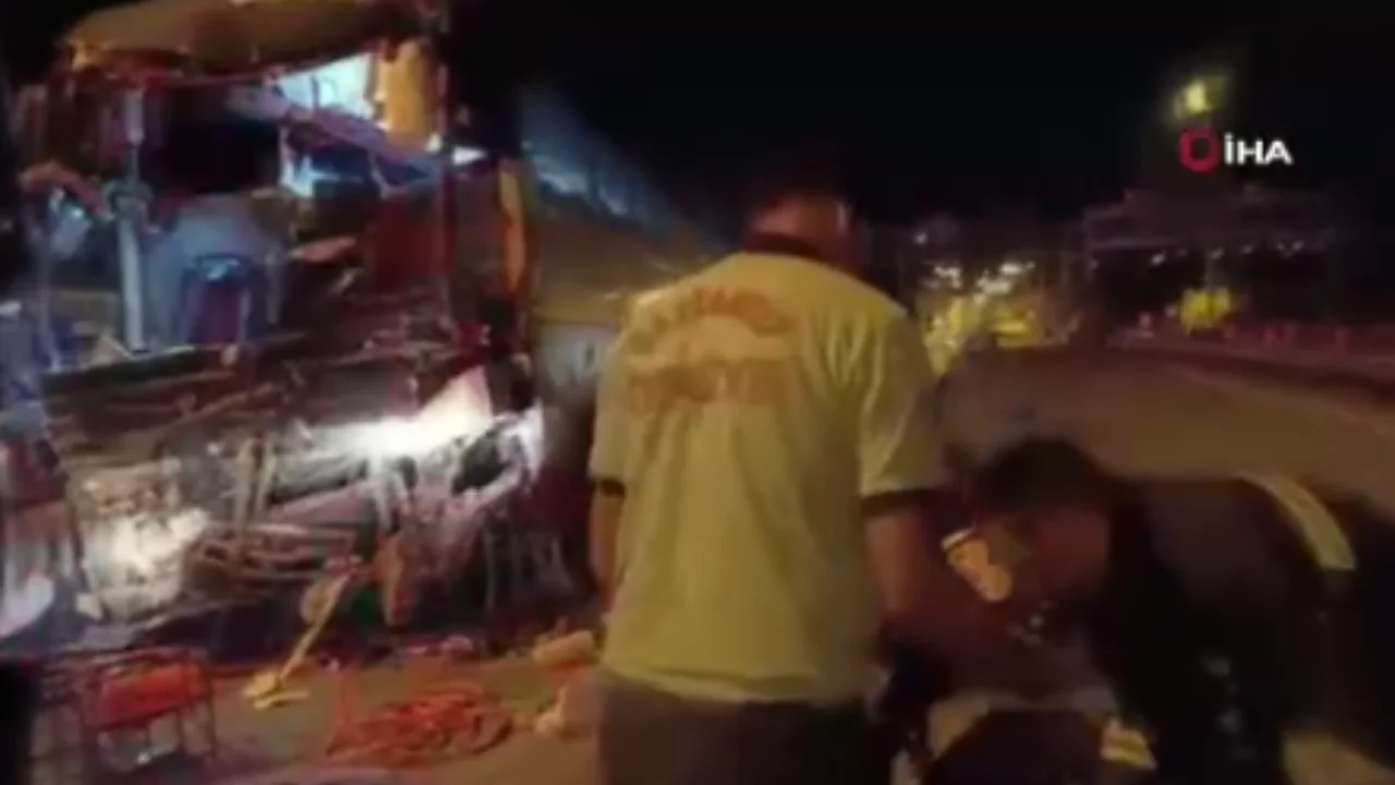 TAG Otoyolu'nda feci kaza: 2 kişi hayatını kaybetti