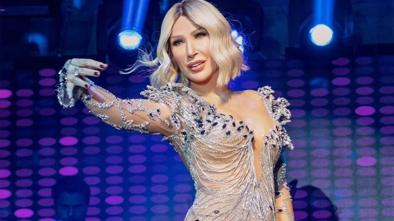 Seda Sayan, lüks çanta yerine çakma ürünleri tercih ettiğini açıkladı