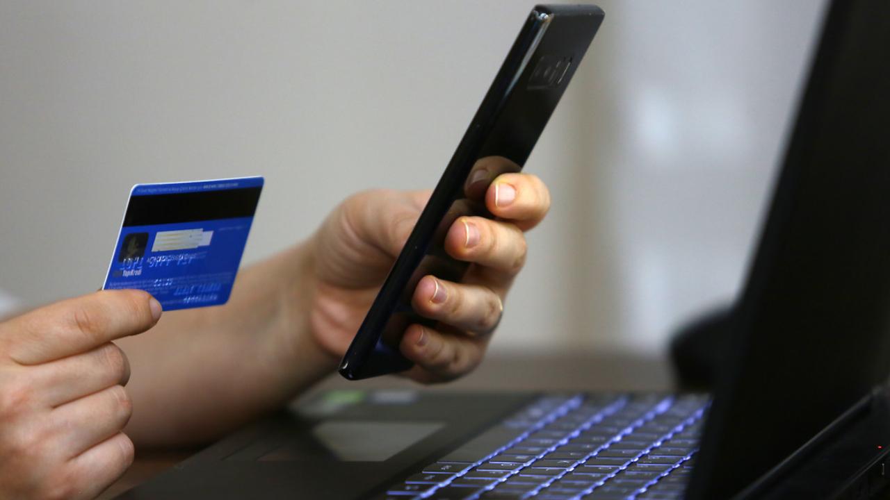Temmuz'da internetten kartlı ödemeler 908,9 milyar liraya yükseldi