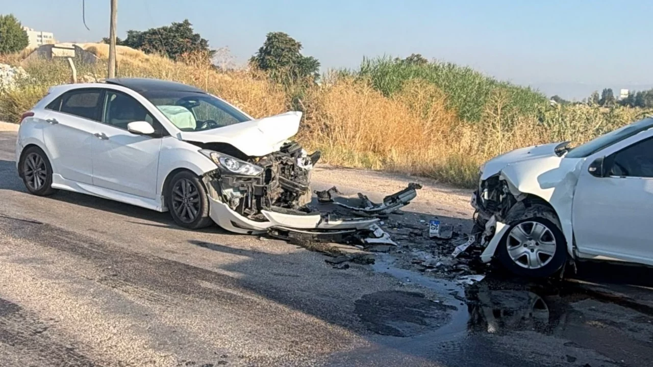 Eskişehir'de 2 otomobil kafa kafaya çarpıştı; yaralanan yok