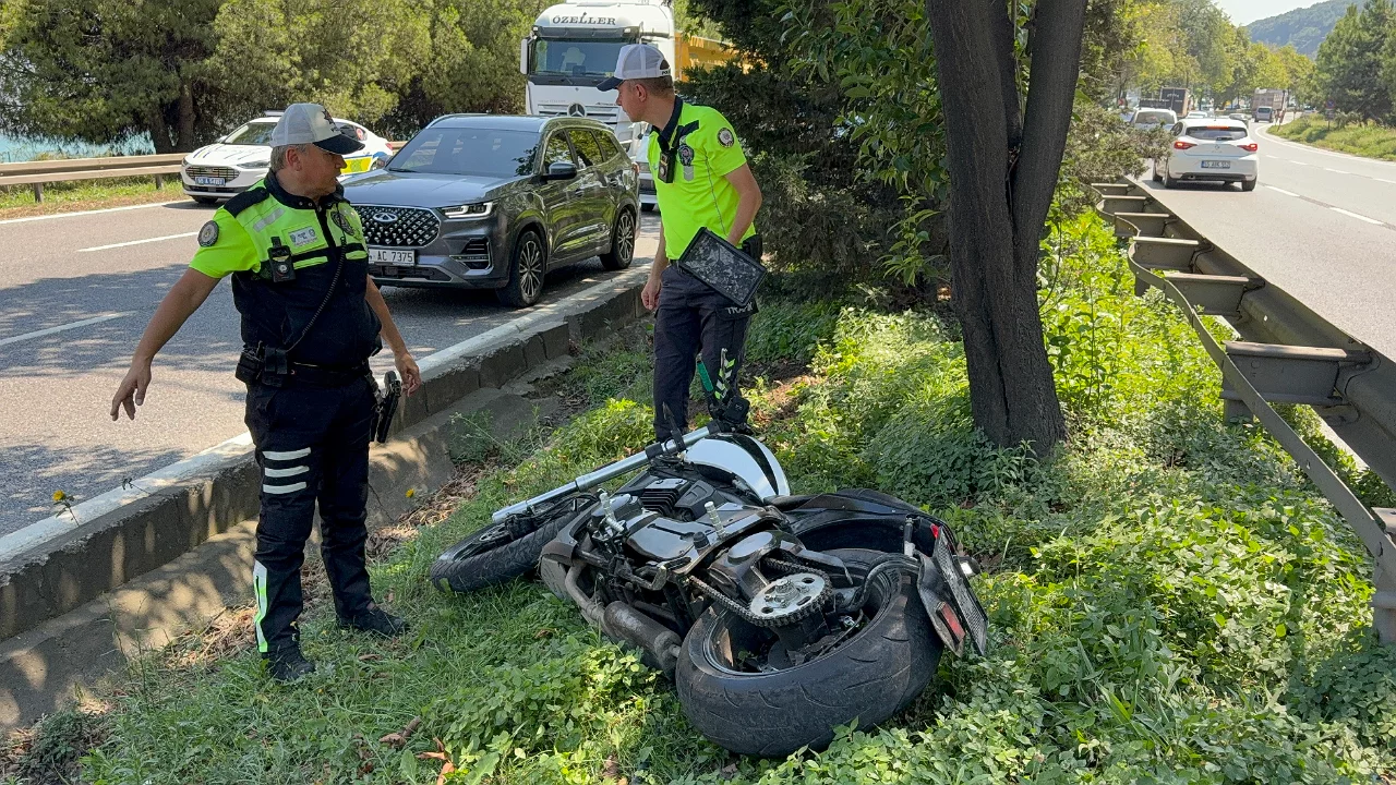 Motosiklet kamyona çarptı: 2 kişi yaralandı, kaza araştırılıyor
