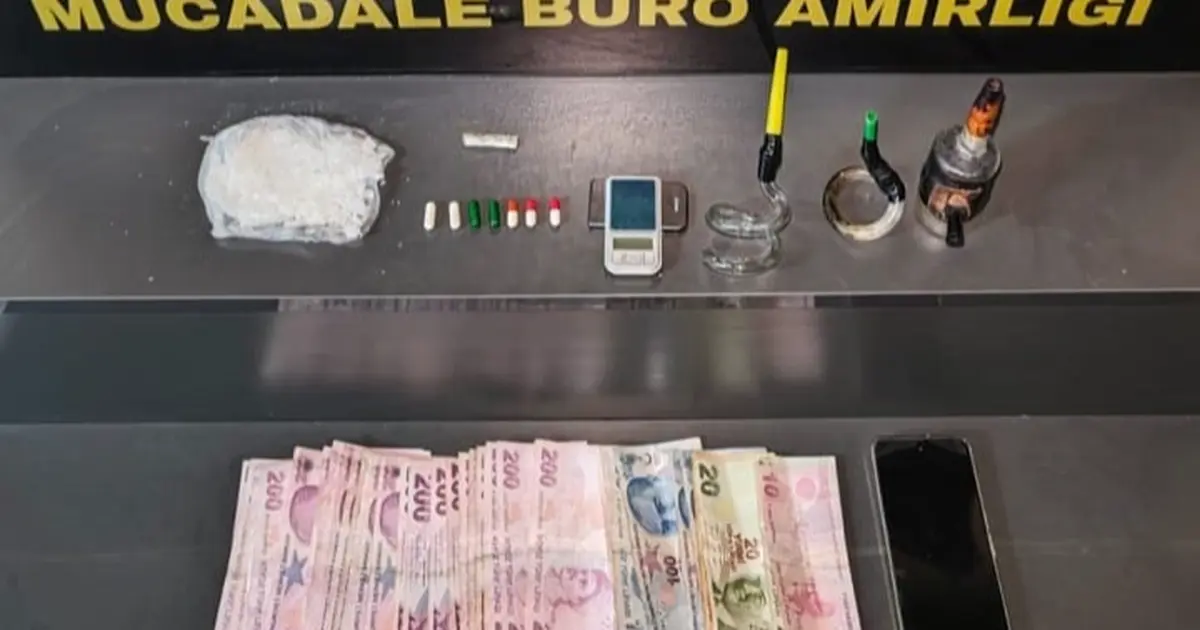 Afyonkarahisar'da durdurulan otomobilde 40 gram uyuşturucu madde ele geçirildi
