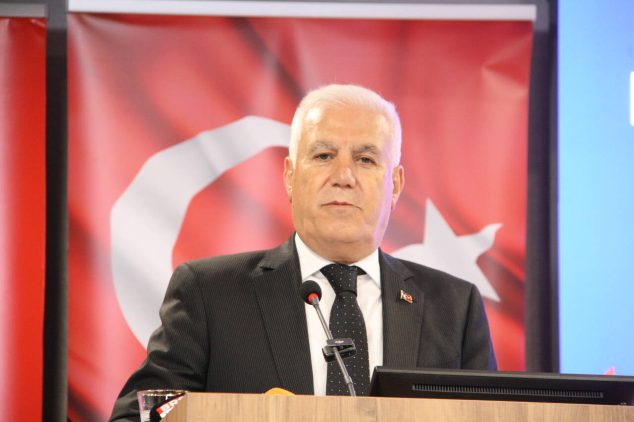 Bursa Büyükşehir Belediye Başkanı Bozbey, partisini terk etti