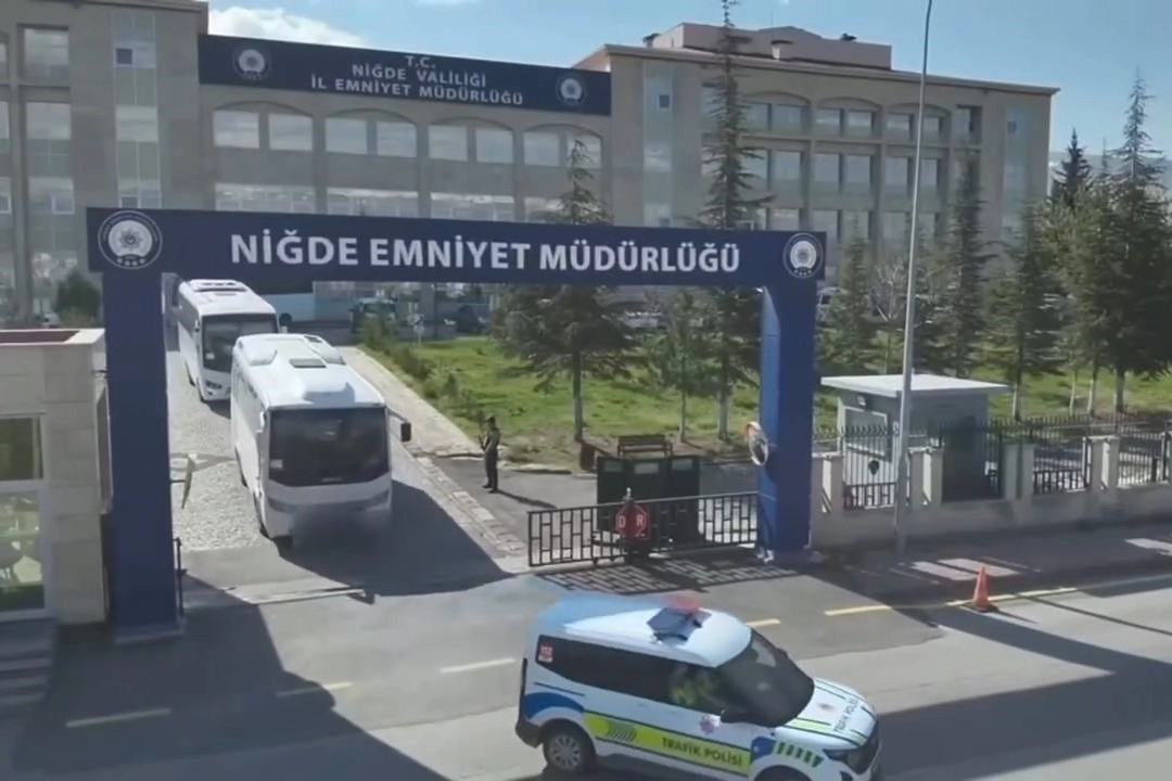 Niğde'de bir haftada 349 kişiye işlem yapıldı, 11 kişi tutuklandı Niğde'de bir haftada 349 kişiye işlem yapıldı, 11 kişi tutuklandı