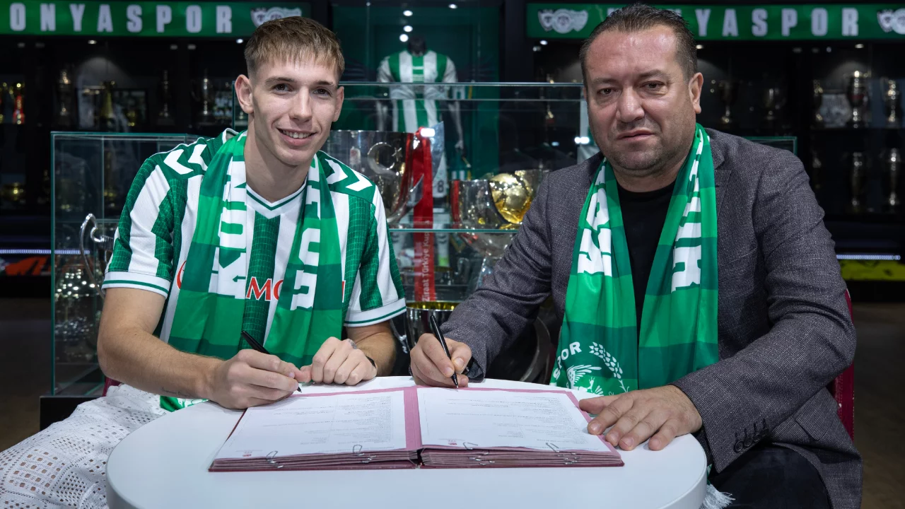 22 yaşındaki futbolcu Rajmund Toth, Konyaspor'a transfer oldu