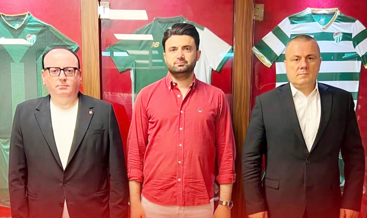 Gemlik FK Başkanı Erten Kayan, Bursaspor Başkanı Enes Çelik’i ziyaret etti Gemlik FK Başkanı Erten Kayan, Bursaspor Başkanı Enes Çelik’i ziyaret etti