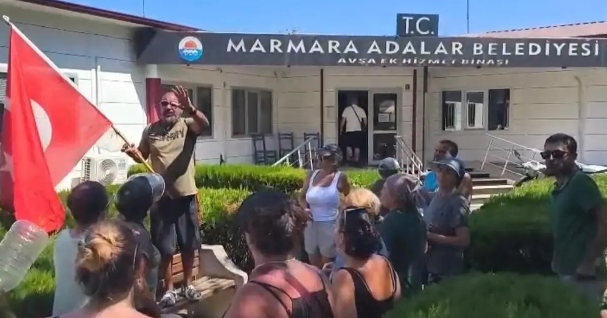 Avşa Adası'nda su protestosu: 15 Haziran'dan bu yana su yok