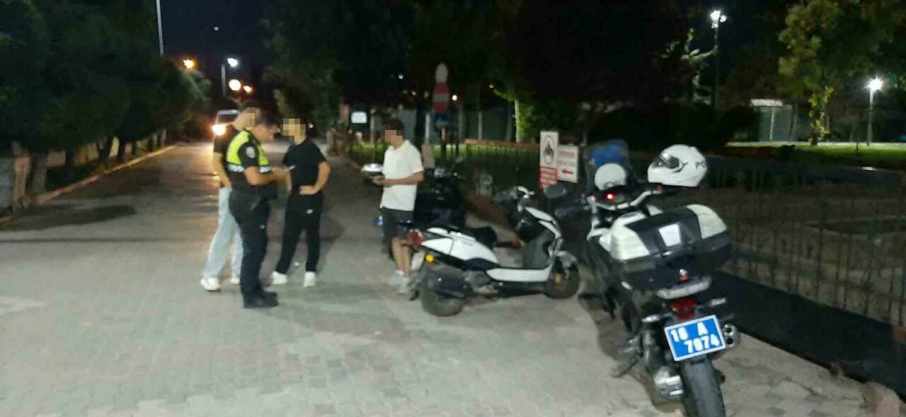 Karacabey’de motosiklet denetimi: 20 sürücüye toplam 250 bin TL ceza Karacabey’de motosiklet denetimi: 20 sürücüye toplam 250 bin TL ceza