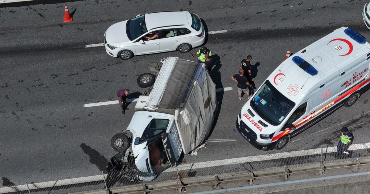 Düzce'de 1 kişi yaralandı: Otoyolda uzun araç kuyrukları oluştu Düzce'de 1 kişi yaralandı: Otoyolda uzun araç kuyrukları oluştu