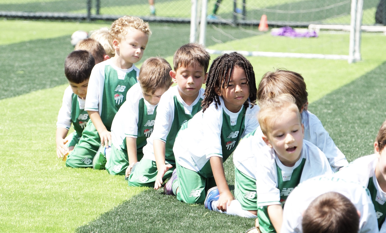 Bursaspor, Futbol Okulu'nda 12 ay eğitim dönemine geçiyor