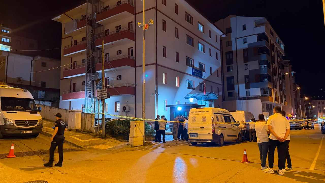 Arsin'de insansız hava aracı düştü: Üç araçta hasar oluştu