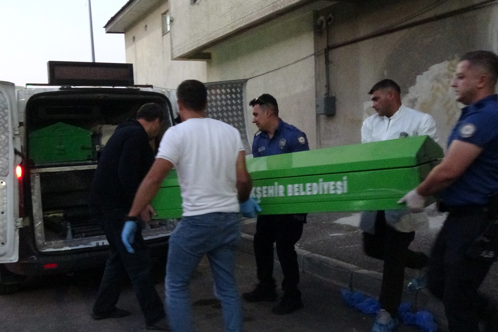 Erzurum'da bıçaklı kavga: 1 kişi hayatını kaybetti Erzurum'da bıçaklı kavga: 1 kişi hayatını kaybetti