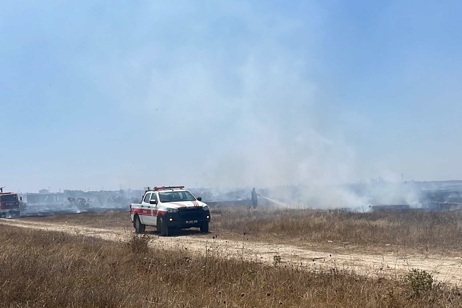 Tekirdağ'da yangın paniği: İtfaiye ve vatandaşlar seferber oldu