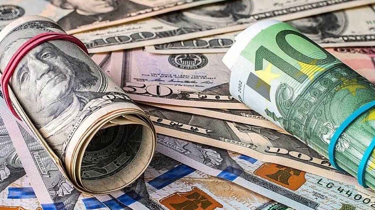 Dövizde güncel durum: Dolar 47,99 TL, Euro ise hareketli başladı