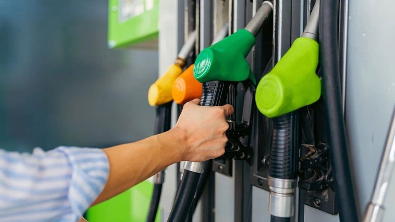 Bursa'da 19 Ağustos akaryakıt fiyatları: Benzin 71,91 TL, motorin 80,12 TL