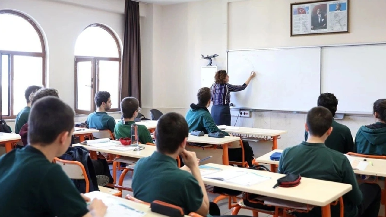 MEB, 2026-2027 Eğitim Yılı İçin Genelge Yayınladı: Randevusuz Giriş Yasak