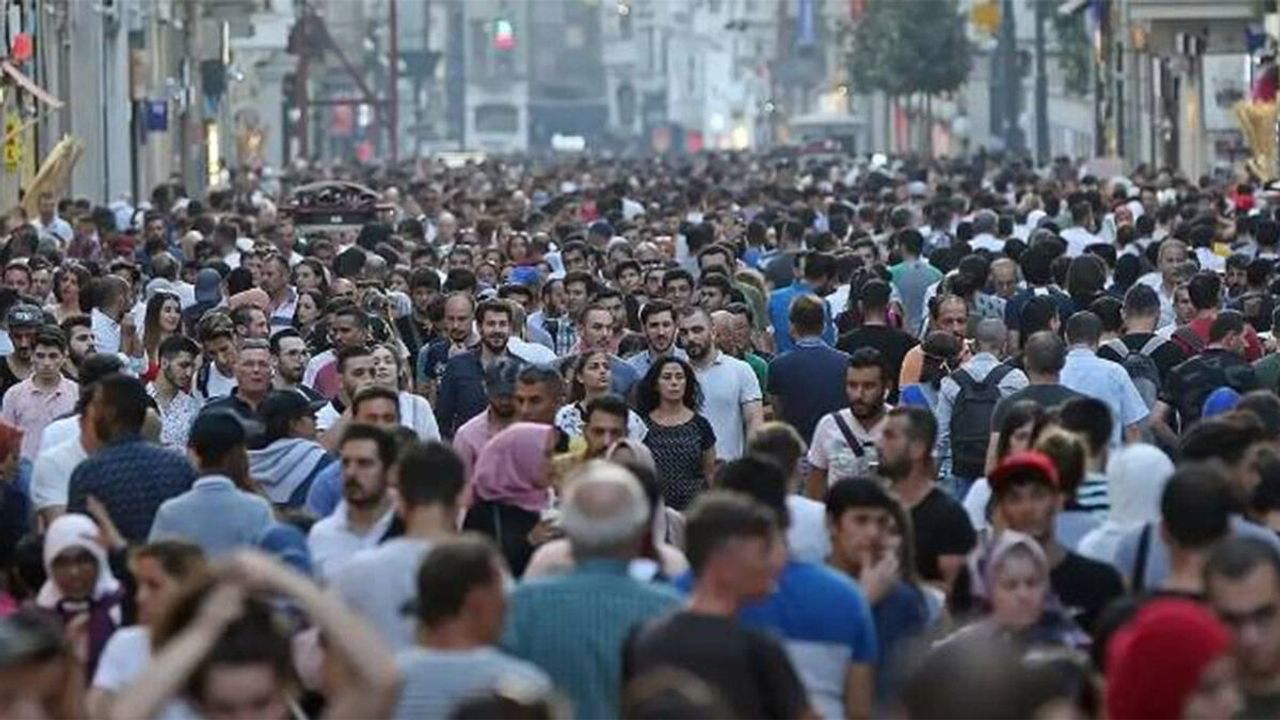 MetroPOLL anketi: Seçmenlerin yüzde 64'ü kaygı ve endişe duyuyor