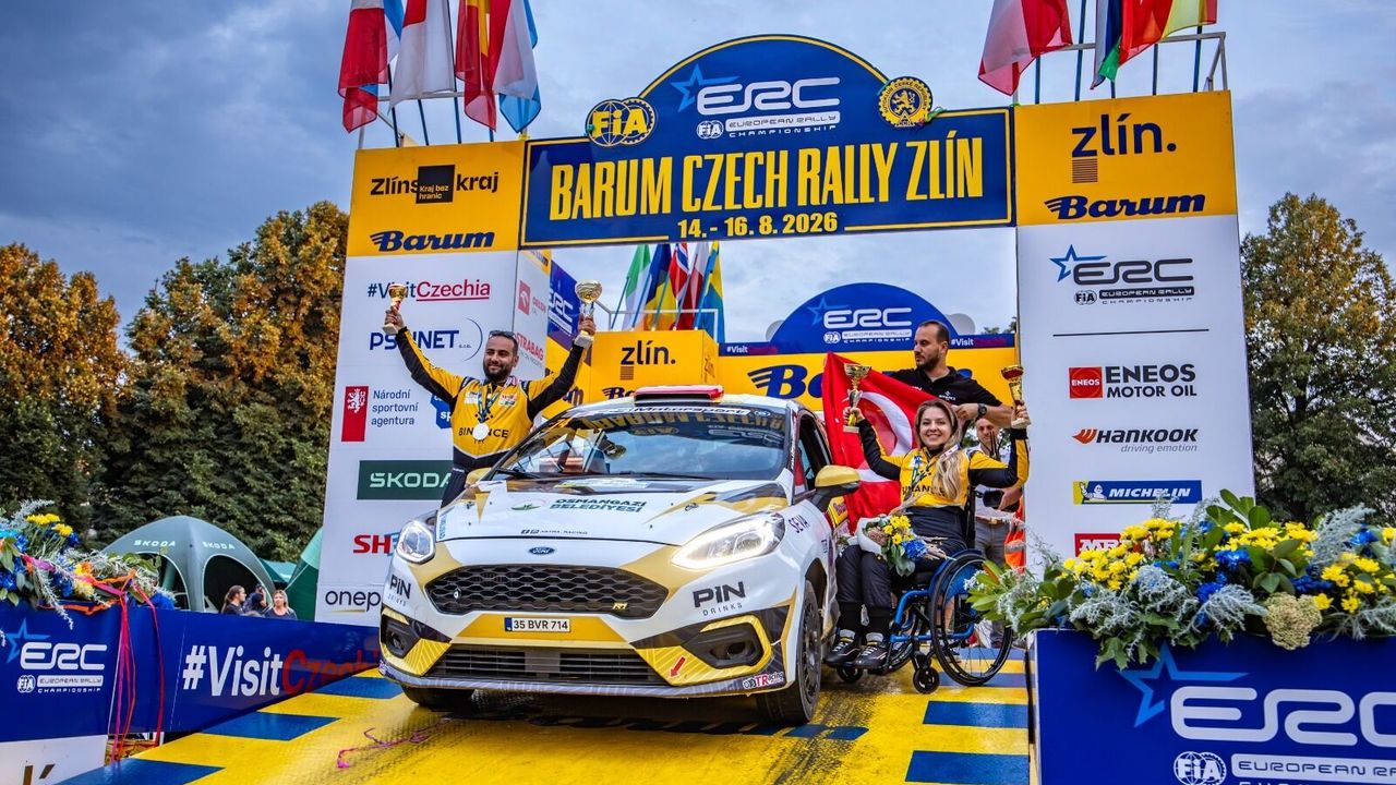 Engelli ralli pilotu Keskin, Avrupa'da çifte zafer kazandı Engelli ralli pilotu Keskin, Avrupa'da çifte zafer kazandı