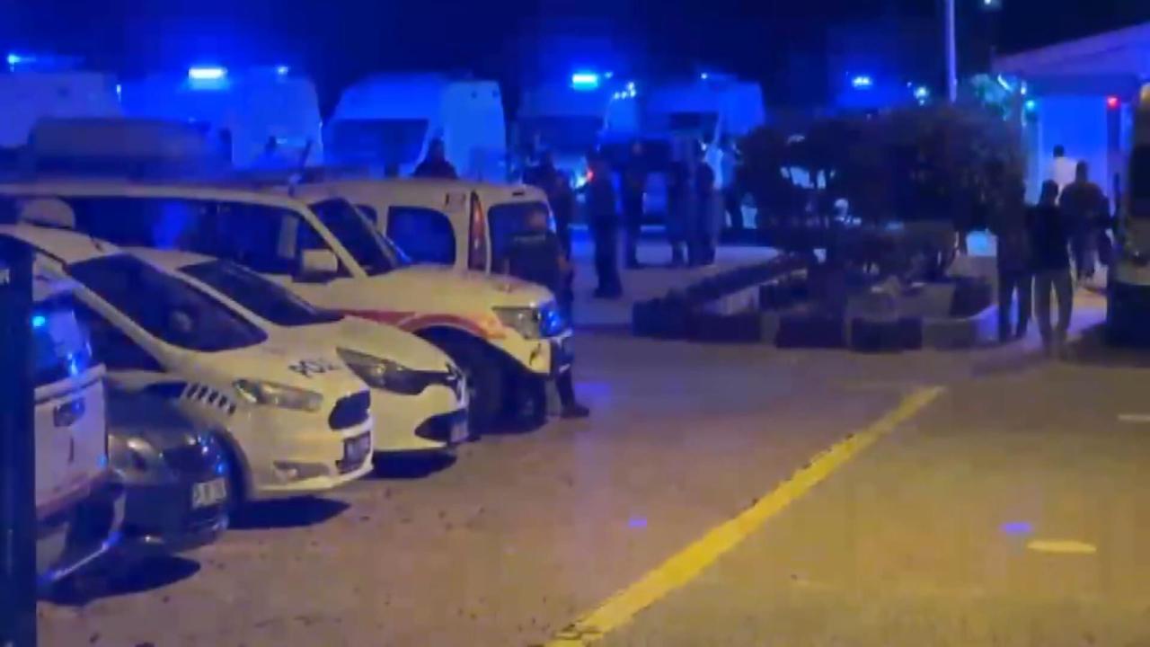 Zeytinburnu açıklarında gemide zehirlenme vakası: 4 kişi hastaneye kaldırıldı