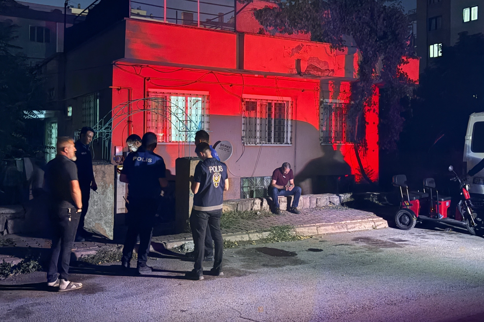 Kayseri'de 32 yaşındaki Barış Ç. evinde ölü bulundu