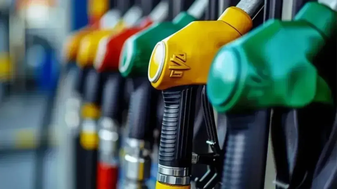 Bursa'da akaryakıt fiyatları sabit kaldı: Benzin 71,91 TL, motorin 80,12 TL